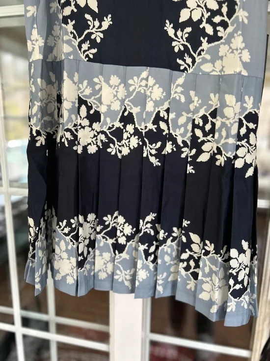 NWT Tuckernuck Blue Fog Pleated Liza Dress Floral XXL Tencel Lightweight Spring - Picture 2 of 11